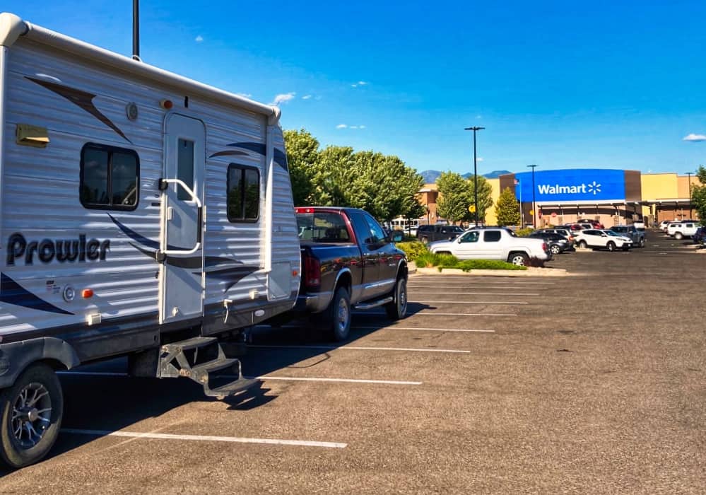 10 Unwritten Rules When Staying Overnight At Walmart