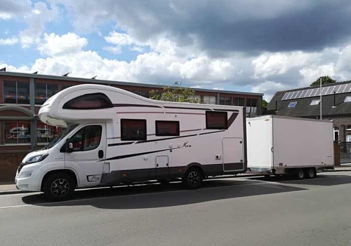 motorhome towing a trailer using a trailer brake controller for the electric brakes