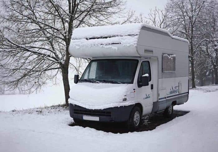 motorhome boondocking without electricity in snow and freezing temperatures