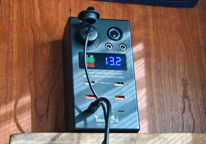 timeusb 12 volt battery dc usb hub socket outlet connected to an rv battery