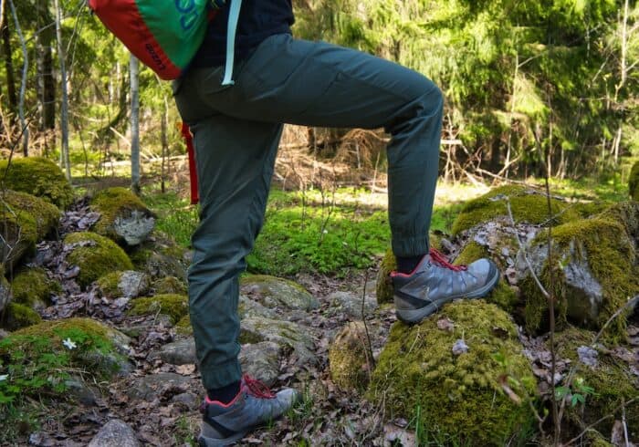 kühl air resistor air jogger outdoor pants being worn on a hike 