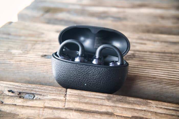 Case with Nank Clip Super earbuds