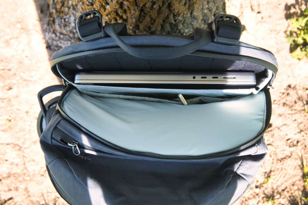 Laptop compartment on Kuhl Eskape 20 backpack